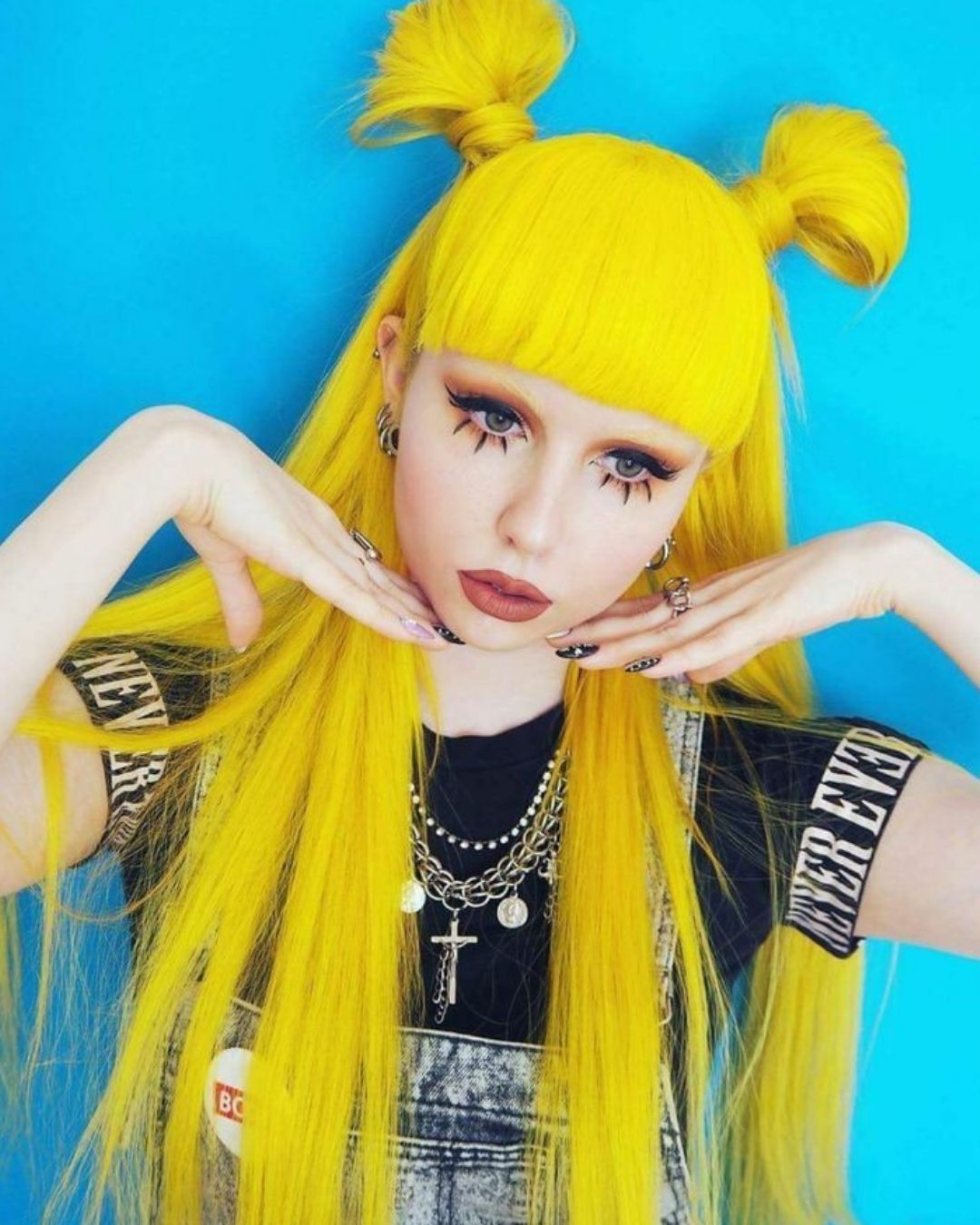 Cabelo amarelo de inspirações pra você mudar de cor sem medo